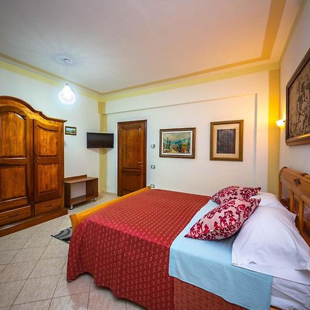 Hotel "San Saena " Radhimë 外观 照片