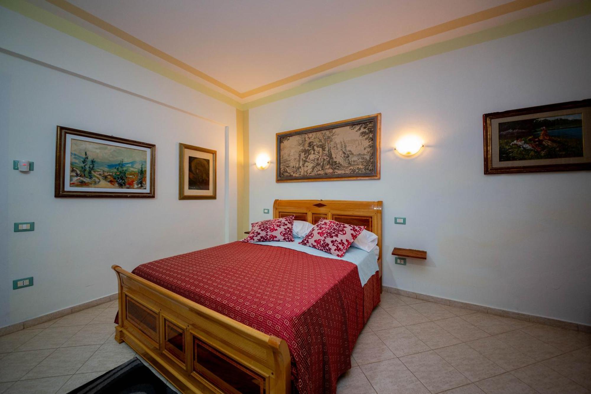 Hotel "San Saena " Radhimë 外观 照片