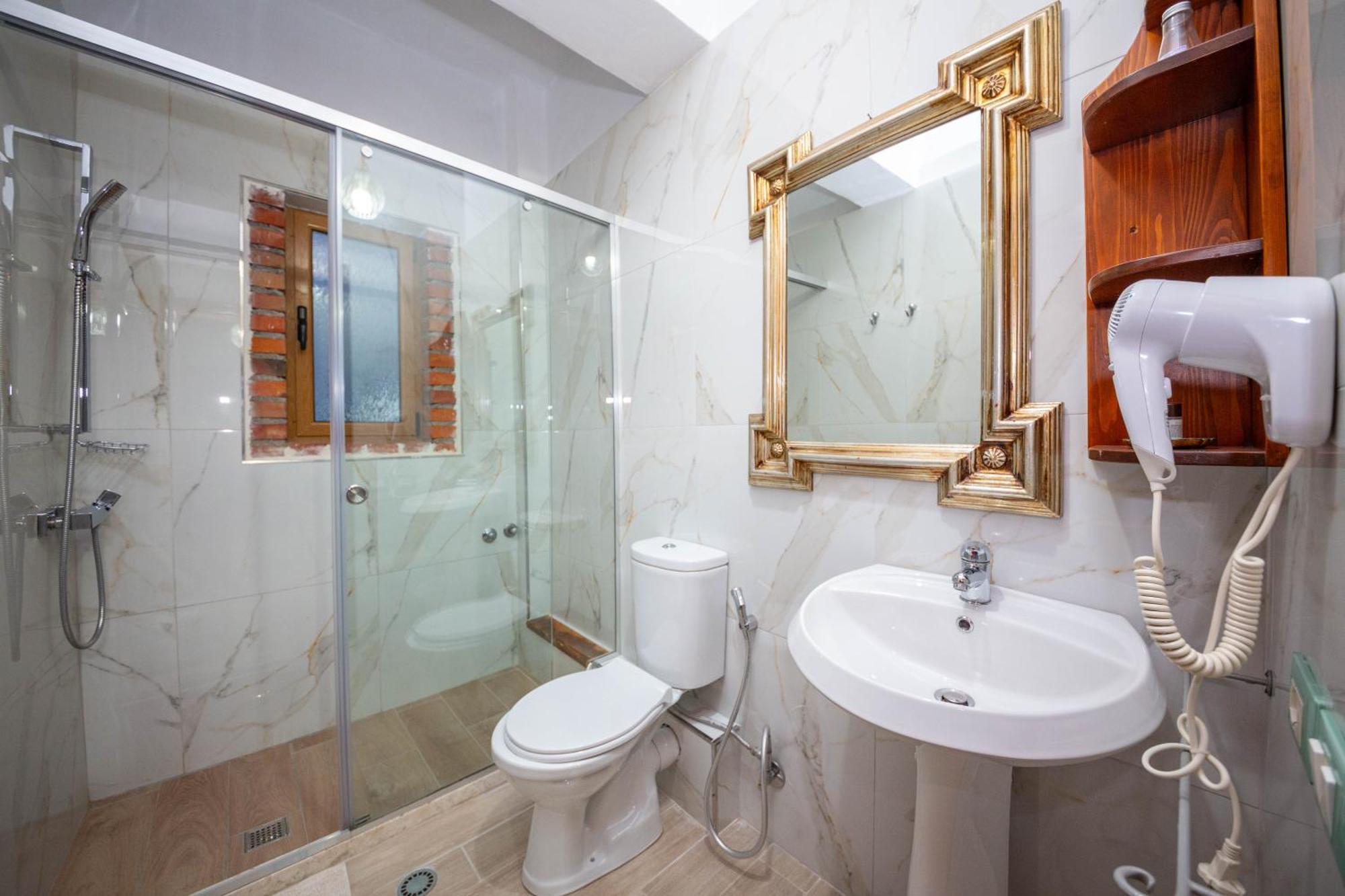 Hotel "San Saena " Radhimë 客房 照片