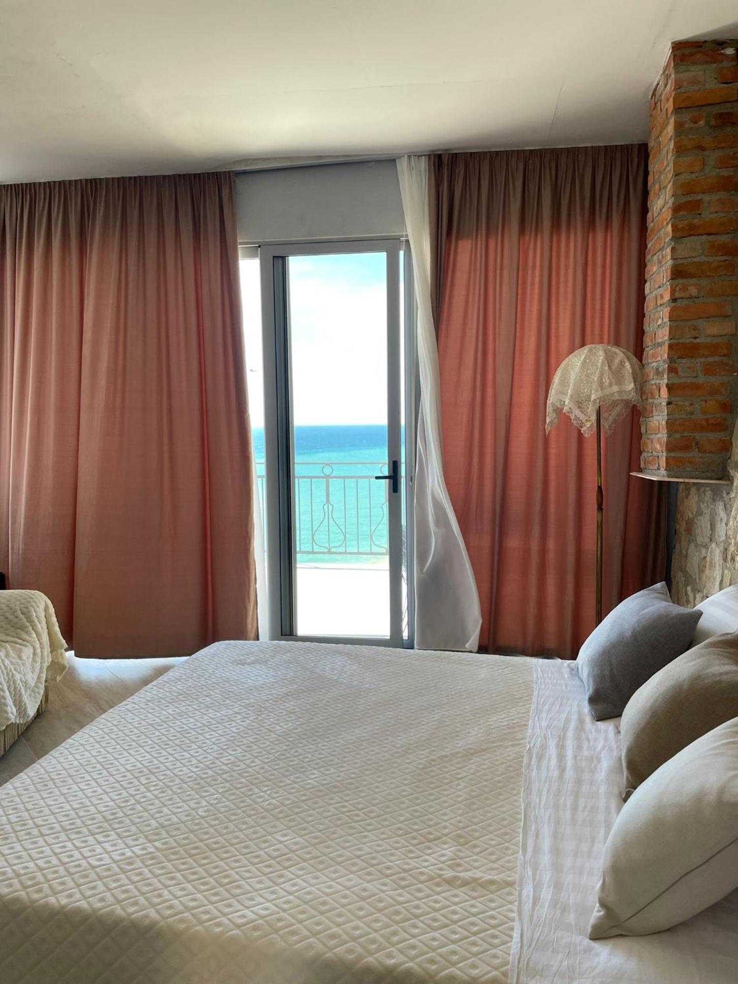 Hotel "San Saena " Radhimë 外观 照片