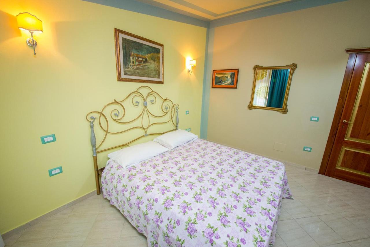 Hotel "San Saena " Radhimë 外观 照片