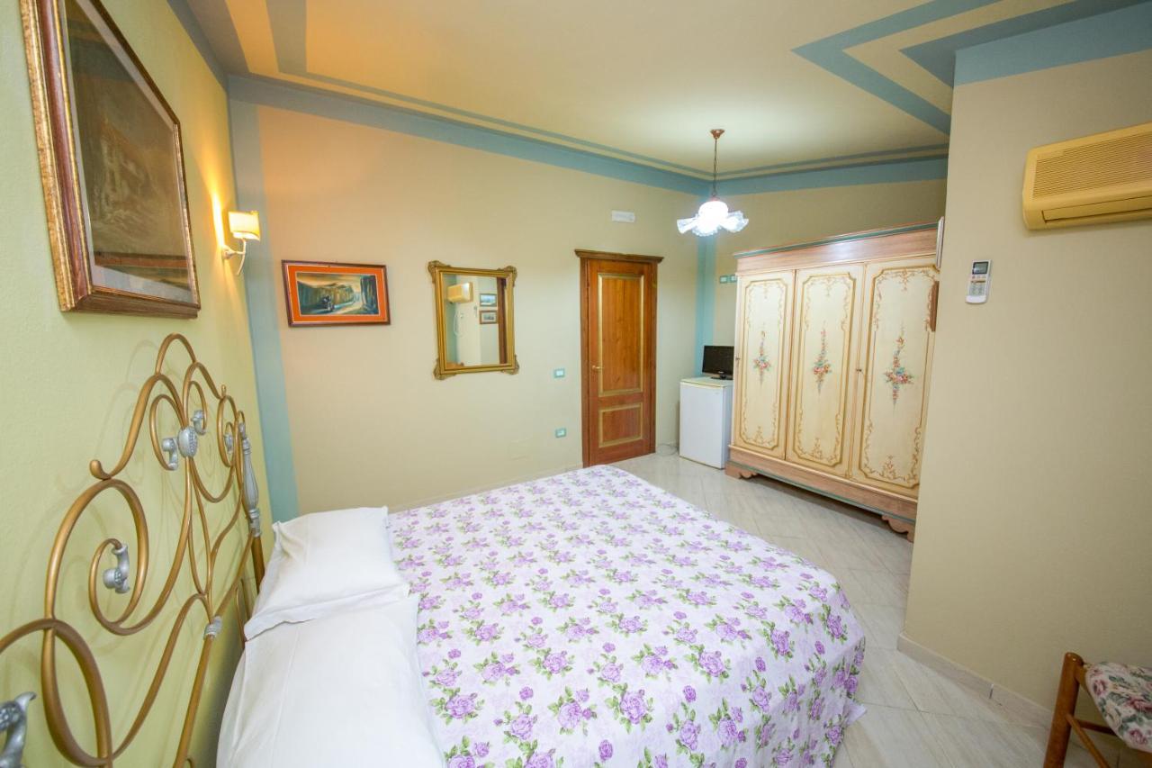 Hotel "San Saena " Radhimë 外观 照片